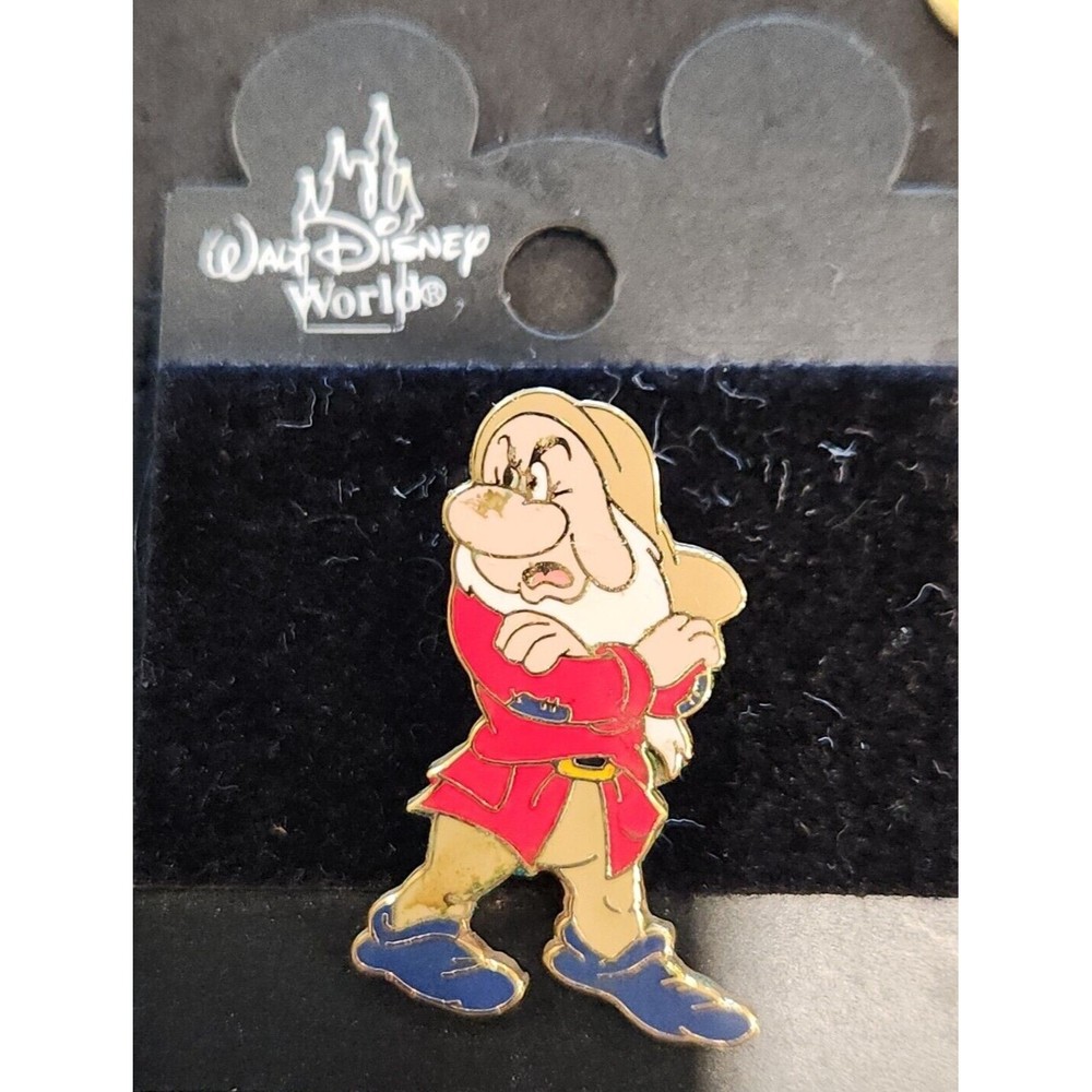 Vintage Disney Pin Snow White & The Seven Dwarfs Grumpy Crossed Arms Small 00001